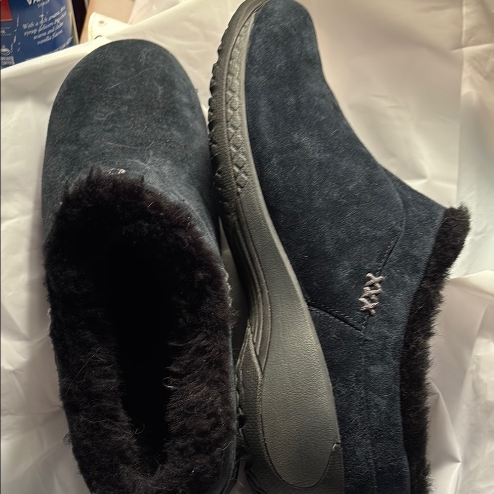 Merrell Black Cozy Mules with Durable Sole - Picture 2 of 2
